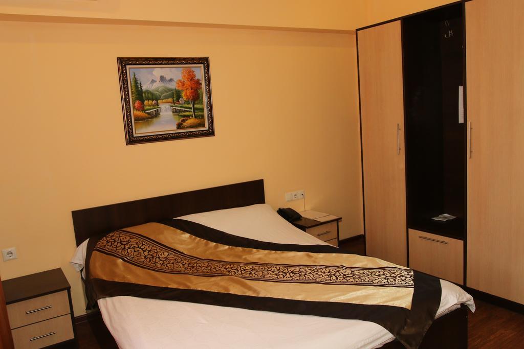Kausar Hotel 阿拉木图 客房 照片
